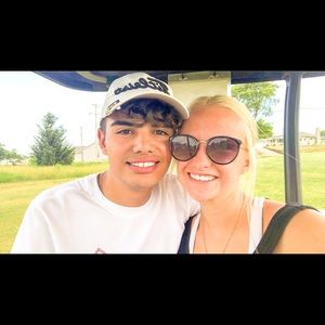 Meet your Posher, Mara